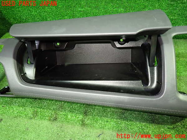 1UPJ-31817517]セレナ C27系(GFC27)グローブボックス2 中古_m0002.jpg