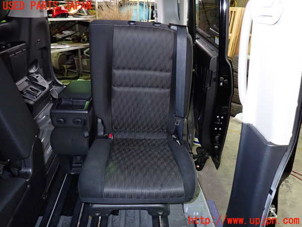 1UPJ-31817175]セレナ C27系(GFC27)左2列目シート 中古_m0001.jpg