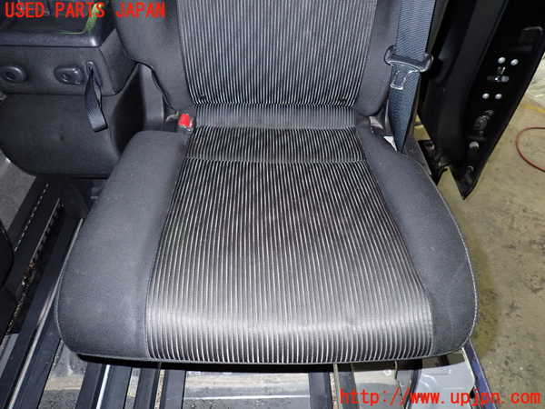 1UPJ-31817175]セレナ C27系(GFC27)左2列目シート 中古_m0003.jpg
