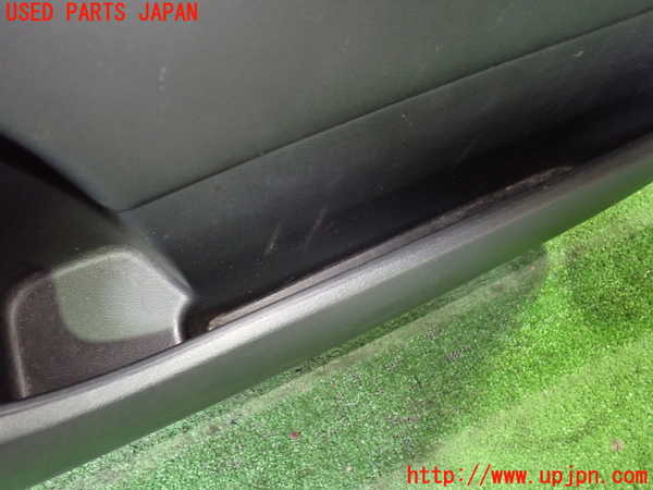 1UPJ-31811234]セレナ C27系(GFC27)右前ドア内張り 中古_m0003.jpg