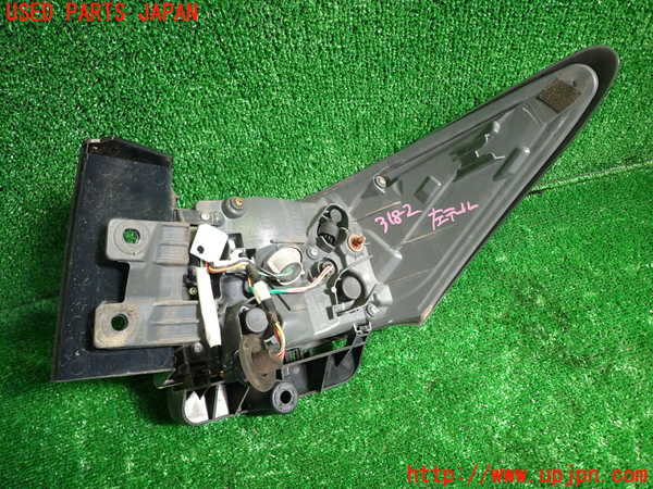 1UPJ-31821536]レクサス・CT200h(ZWA10)左テールランプ 中古_m0002.jpg