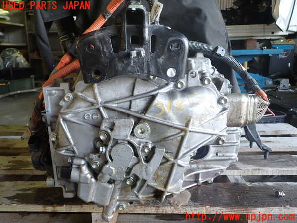 1UPJ-31823010]レクサス・CT200h(ZWA10)ミッション AT 2ZR-FXE 中古_m0001.jpg