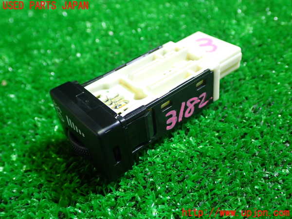1UPJ-31826308]レクサス・CT200h(ZWA10)スイッチ3 (照度調節) 中古_m0002.jpg