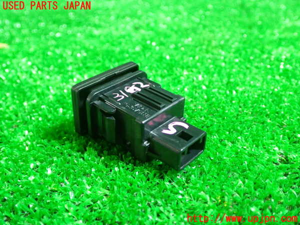 1UPJ-31826310]レクサス・CT200h(ZWA10)スイッチ5 (フューエル) 中古_m0003.jpg