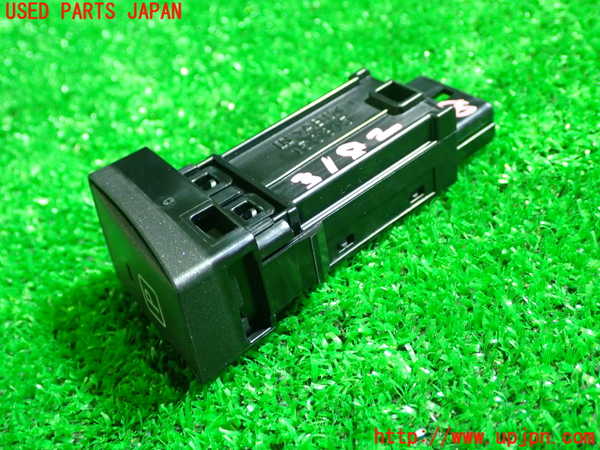 5UPJ-31826313]レクサス・CT200h(ZWA10)スイッチ8 (パーキング) 中古_m0002.jpg