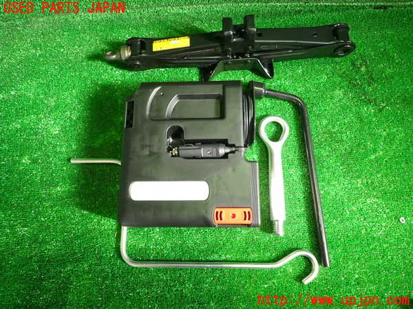 1UPJ-31827805]レクサス・CT200h(ZWA10)車載工具 中古_m0001.jpg