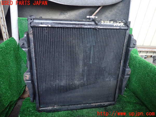 5UPJ-31832321]ランクルプラド(KZJ78W)ラジエーター1 中古_m0001.jpg
