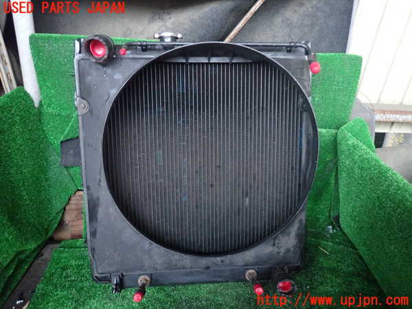 5UPJ-31832321]ランクルプラド(KZJ78W)ラジエーター1 中古_m0003.jpg