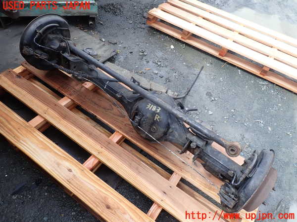 1UPJ-31834400]ランクルプラド(KZJ78W)リアデフホーシング 中古_m0001.jpg