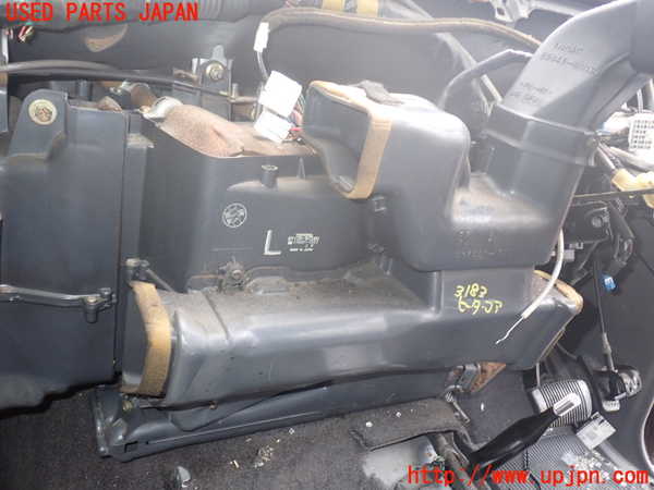5UPJ-31836100]ランクルプラド(KZJ78W)ヒーターコア 中古_m0001.jpg