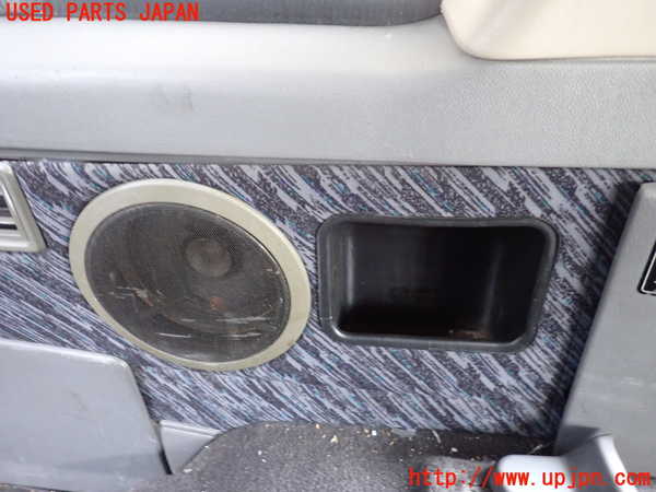 1UPJ-31837680]ランクルプラド(KZJ78W)左リアピラートリム 中古_m0002.jpg