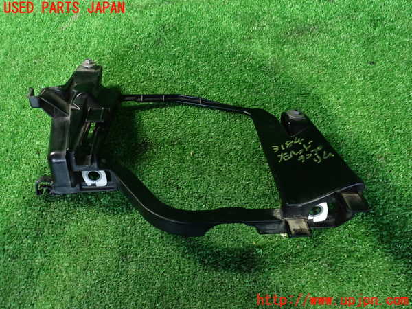 2UPJ-31841140]BMW M5(NB50)(E60)右ヘッドライトリム 中古_m0001.jpg