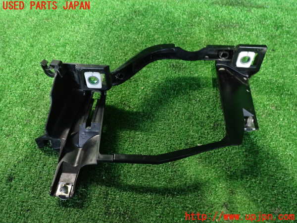 2UPJ-31841140]BMW M5(NB50)(E60)右ヘッドライトリム 中古_m0002.jpg