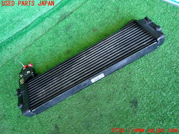 2UPJ-31842481]BMW M5(NB50)(E60)オイルクーラー1 中古_m0003.jpg