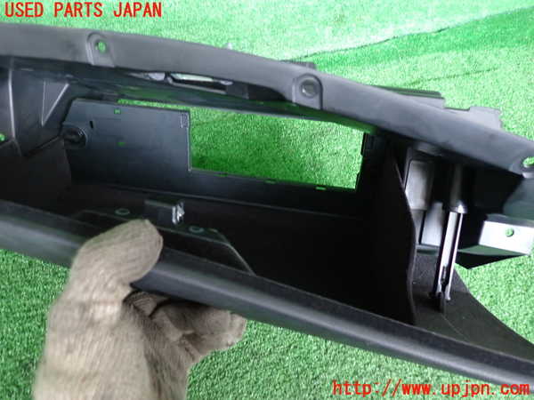 2UPJ-31847516]BMW M5(NB50)(E60)グローブボックス1 中古_m0003.jpg