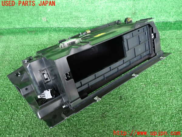 2UPJ-31847516]BMW M5(NB50)(E60)グローブボックス1 中古_m0004.jpg