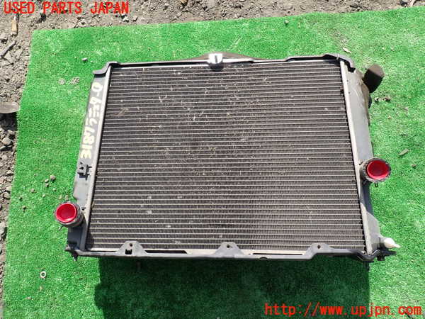 1UPJ-31872321]ハイエースワゴン100系(KZH100G)ラジエーター1 中古_m0001.jpg