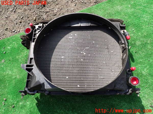 1UPJ-31872321]ハイエースワゴン100系(KZH100G)ラジエーター1 中古_m0002.jpg