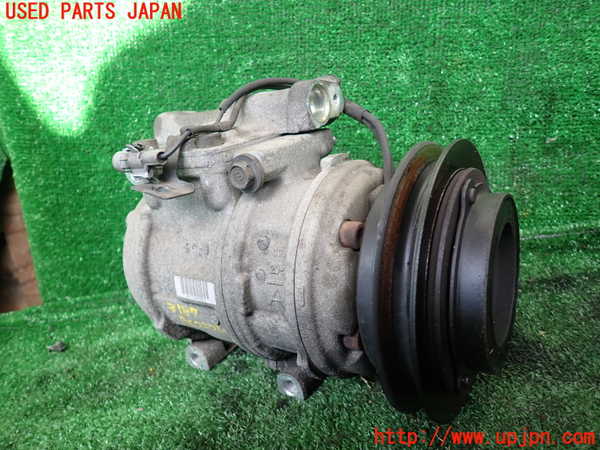 5UPJ-31876025]ハイエースワゴン100系(KZH100G)エアコンコンプレッサー 中古_m0001.jpg