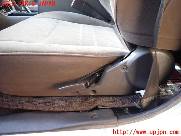 1UPJ-31877065]ハイエースワゴン100系(KZH100G)助手席シート 中古_m0004.jpg