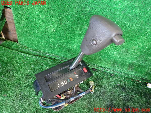 1UPJ-31877555]ハイエースワゴン100系(KZH100G)ATシフトレバー 中古_m0001.jpg