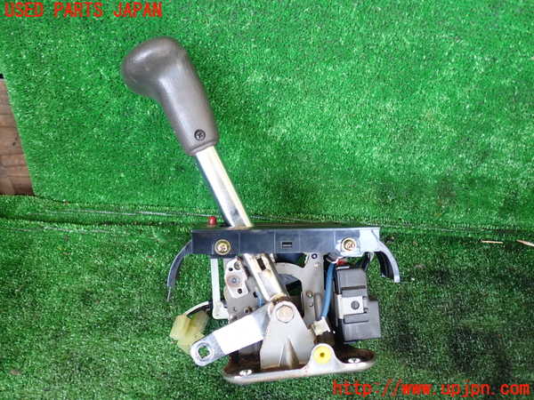 1UPJ-31877555]ハイエースワゴン100系(KZH100G)ATシフトレバー 中古_m0003.jpg