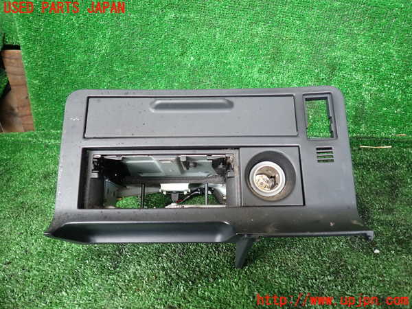 1UPJ-31877841]ハイエースワゴン100系(KZH100G)小物入れ1 中古_m0001.jpg