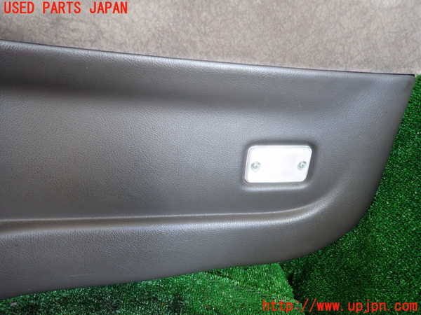 1UPJ-31871234]ハイエースワゴン100系(KZH100G)右前ドア内張り 中古_m0003.jpg