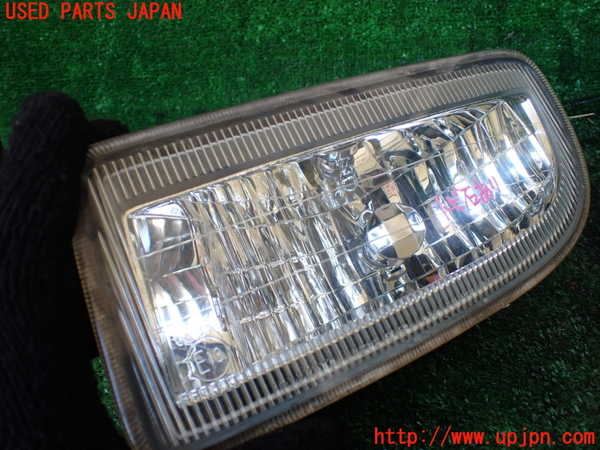1UPJ-31881182]グランドハイエース(VCH10W)左フォグ 中古_m0002.jpg
