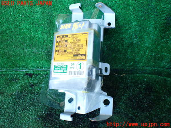 1UPJ-31886145]グランドハイエース(VCH10W)エアバッグコンピューター 中古_m0001.jpg