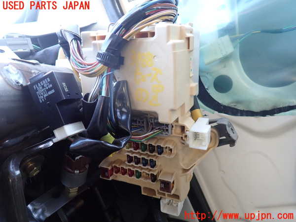 1UPJ-31886741]グランドハイエース(VCH10W)ヒューズボックス1 中古_m0001.jpg