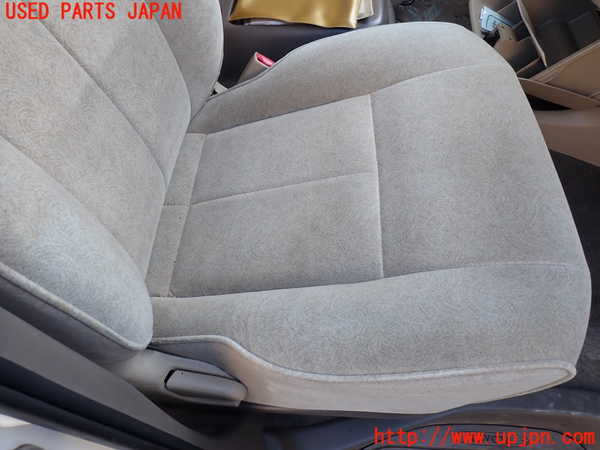 1UPJ-31887035]グランドハイエース(VCH10W)運転席シート 中古_m0003.jpg