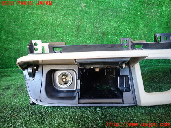 1UPJ-31887842]グランドハイエース(VCH10W)小物入れ2 中古_m0002.jpg