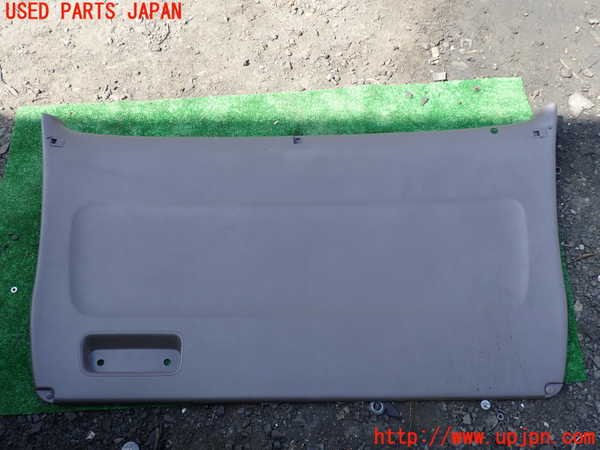 1UPJ-31881578]グランドハイエース(VCH10W)バックドア内張り 中古_m0001.jpg