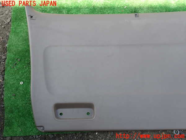 1UPJ-31881578]グランドハイエース(VCH10W)バックドア内張り 中古_m0002.jpg
