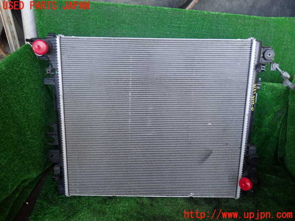 5UPJ-31892321]ジープ・ラングラー アンリミテッド(JL36L)ラジエーター1 中古_m0001.jpg