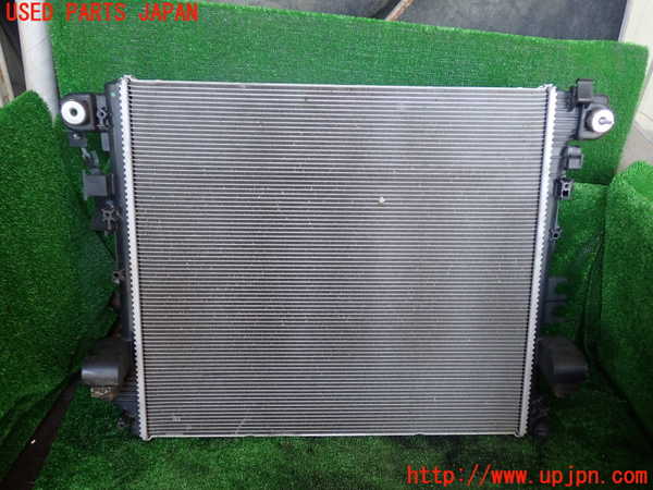 5UPJ-31892321]ジープ・ラングラー アンリミテッド(JL36L)ラジエーター1 中古_m0002.jpg