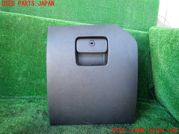 5UPJ-31897516]ジープ・ラングラー アンリミテッド(JL36L)グローブボックス1 中古_m0001.jpg