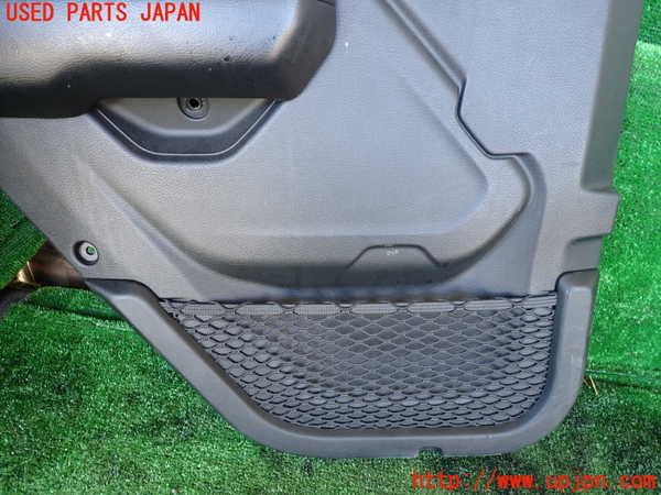 1UPJ-31891324]ジープ・ラングラー アンリミテッド(JL36L)左後ドア内張り 中古_m0003.jpg