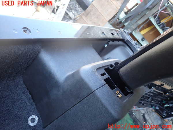 1UPJ-31897675]ジープ・ラングラー アンリミテッド(JL36L)右リアピラートリム 中古_m0002.jpg