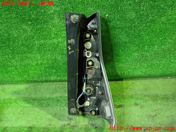 1UPJ-31901536]セレナ e-POWER(HFC27)左テールランプ 中古_m0002.jpg
