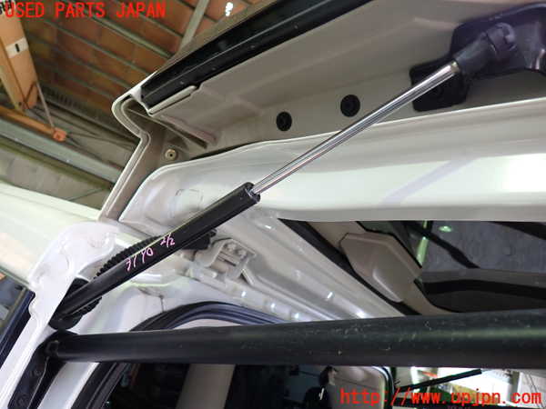 1UPJ-31901586]セレナ e-POWER(HFC27)バックドアガラスダンパー 中古_m0002.jpg