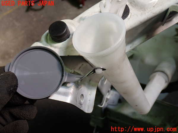 1UPJ-31906791]セレナ e-POWER(HFC27)ウォッシャータンク1 中古_m0002.jpg