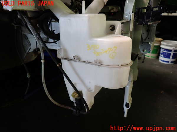 1UPJ-31906791]セレナ e-POWER(HFC27)ウォッシャータンク1 中古_m0003.jpg