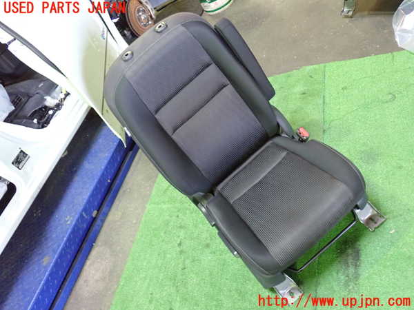 1UPJ-31907035]セレナ e-POWER(HFC27)運転席シート 中古_m0001.jpg