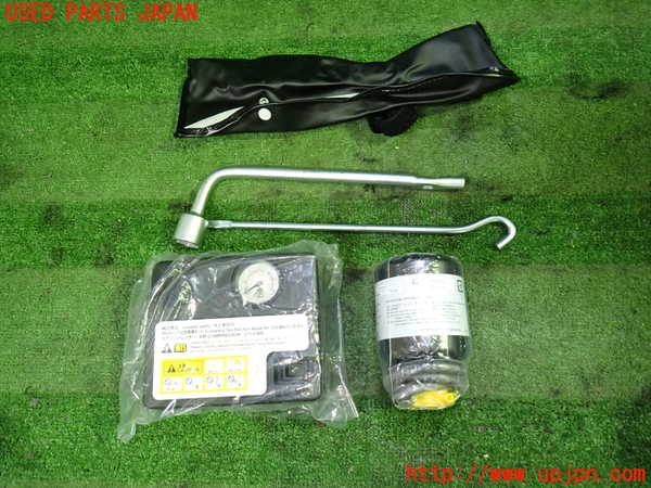 1UPJ-31907805]セレナ e-POWER(HFC27)車載工具 中古_m0001.jpg