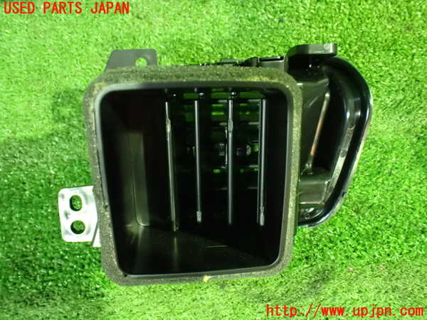 1UPJ-31907527]セレナ e-POWER(HFC27)エアコン吹き出し口2 (左) 中古_m0002.jpg