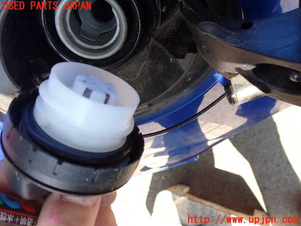 2UPJ-31921690]WRX STI(VAB)フューエルリッド 中古_m0003.jpg