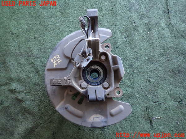 2UPJ-31924290]WRX STI(VAB)右フロントナックルハブ 中古_m0001.jpg