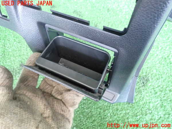 2UPJ-31927841]WRX STI(VAB)小物入れ1 中古_m0002.jpg
